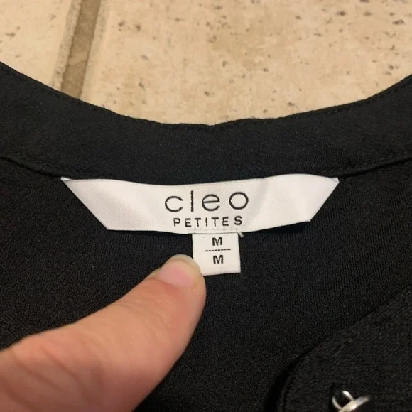💜 Cleo Petites Black Blouse with Snap Detail - Size M - Versatile & Chic - Picture 3 of 8